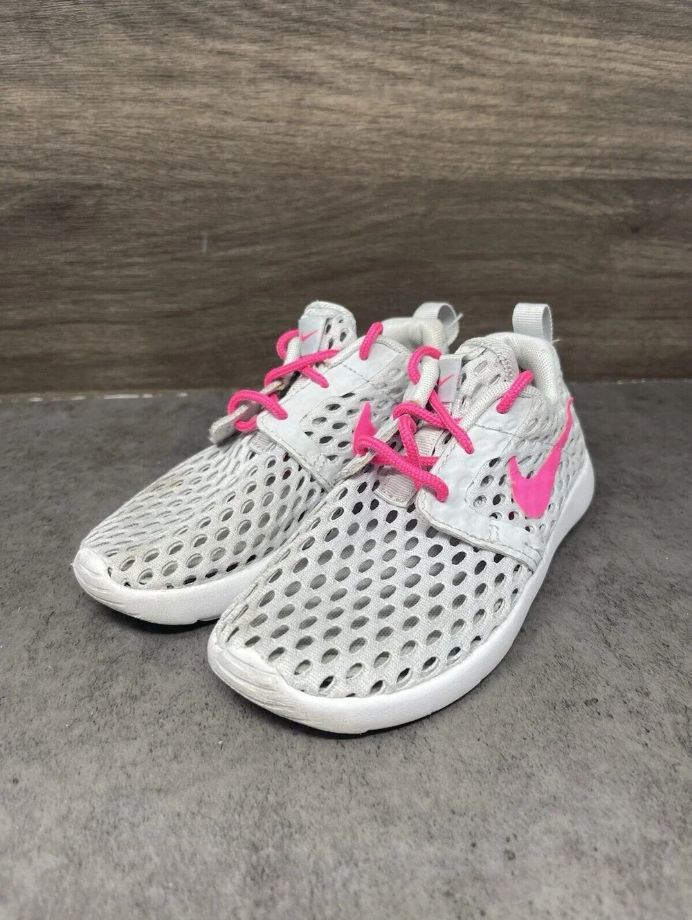 Nike Roshe One Flight Weight Sneakers Kids Size 11c Toddler Grey Pink